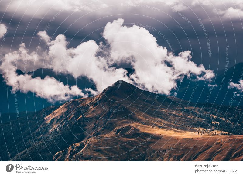 Nebel in den Bergen der Dolomiten IV Naturerlebnis Willensstärke Leidenschaft Ferien & Urlaub & Reisen Tourismus Bewegung Zentralperspektive Totale