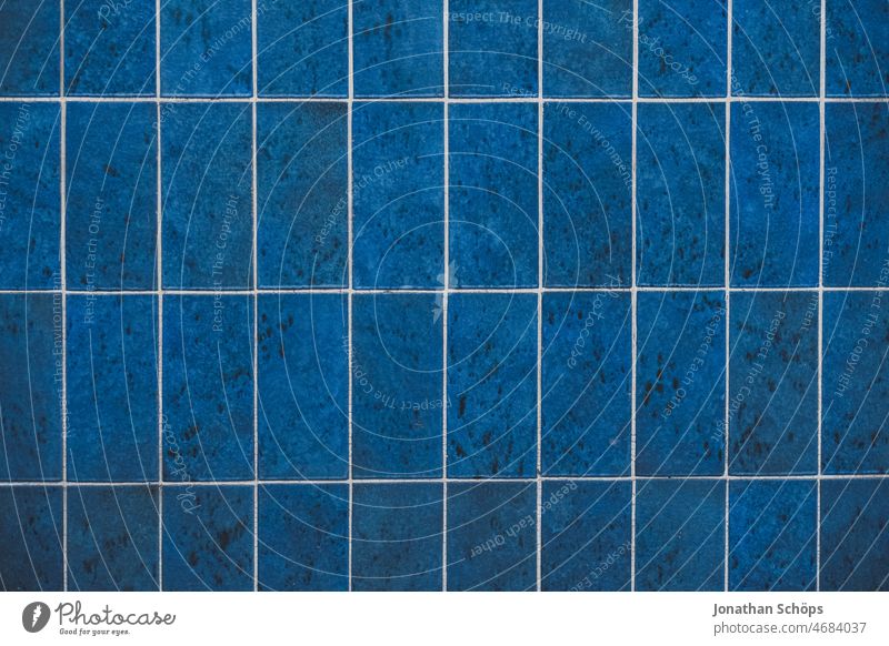 blaue Fliesen Textur Fliesen u. Kacheln Muster gleichmäßig regelmässig dunkelblau Rechteck Fliesenwand badfliesen Wand geometrisch minimalistisch