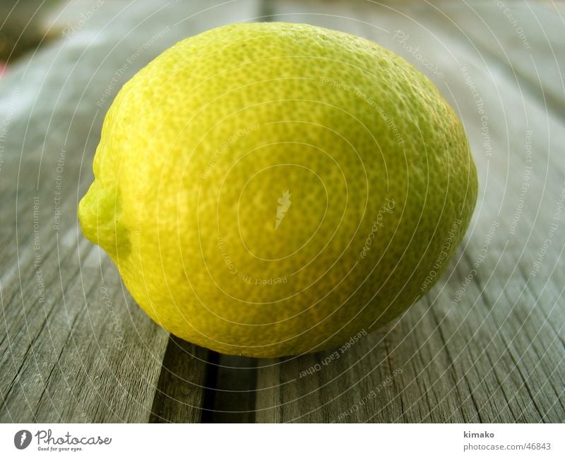 Zitrone Holzmehl sehr wenige grün fruit lemon Mexiko kimako acid Frucht säure.
