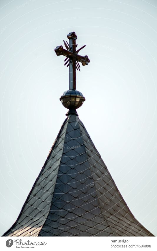 Der Turm des Klosters Vaca. Turmspitze gegen den klaren Himmel. 2019 Crisan Ribita Rumänien Abtei Architektur blau Gebäude christian Christentum Kirche