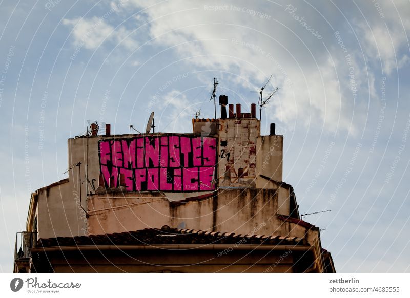 Marseille / Feministes vs, Police alt altstadt architektur ferien frankreich historisch innenstadt marseille mittelalter mittelmeer provence reise sonne