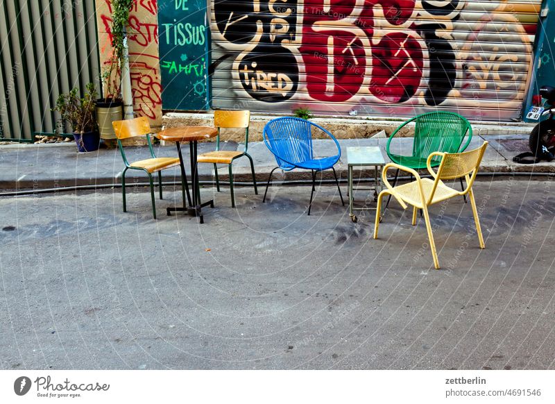 Marseille / Straßencafe im Schatten alt altstadt architektur ferien frankreich historisch innenstadt marseille mittelalter mittelmeer provence reise sonne