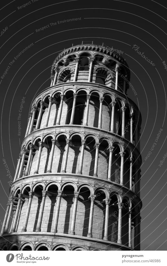 Schiefe Touristenattraktion schwarz weiß PISA-Studie Turm hoch Kontrast Neigung