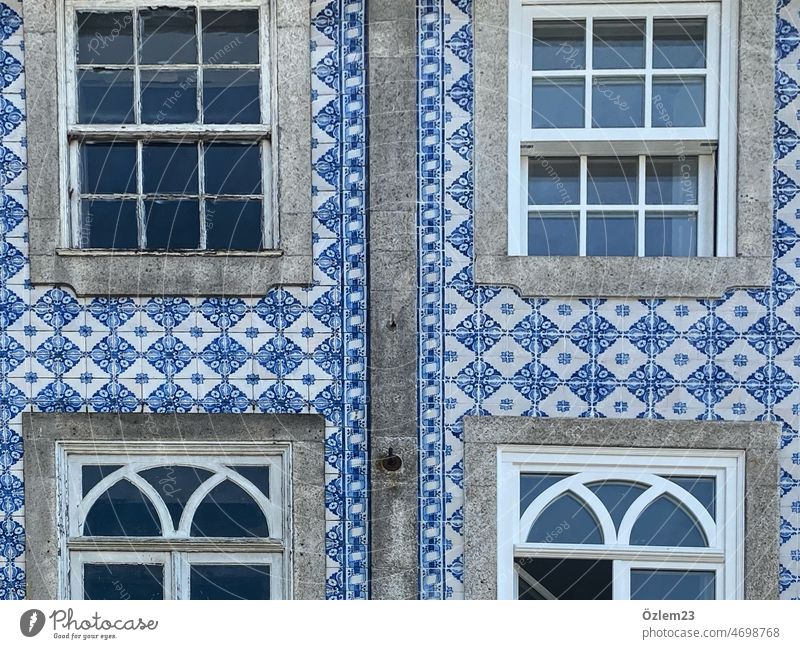 Hauswand in Porto Ornament Portugal Urlaub reisen Sommer Sommerurlaub Außenaufnahme Farbfoto Menschenleer Städtereise Altstadt