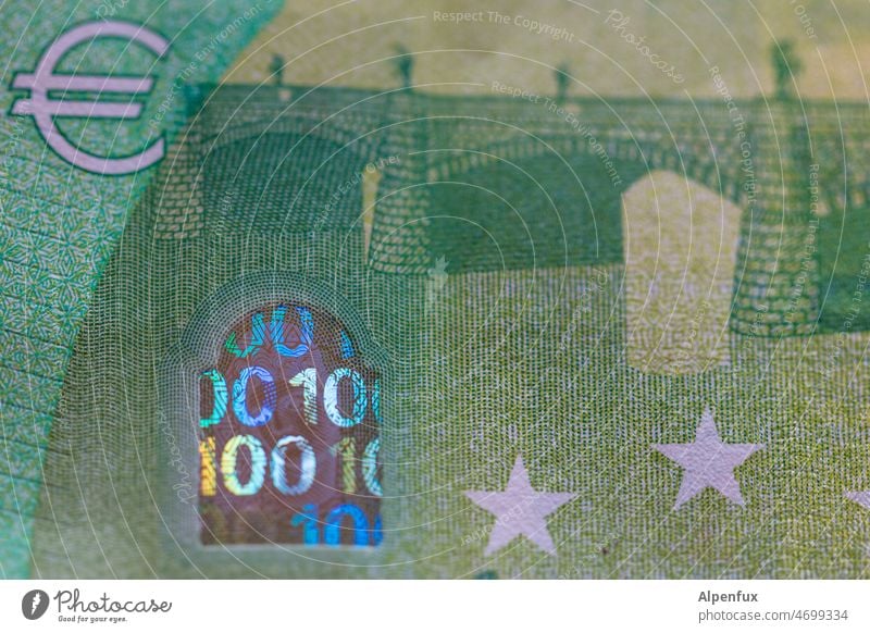 Brücken bauen Euro Eurozeichen Europa Brücken schlagen Geldscheine Euroschein Geldinstitut Nahaufnahme Menschenleer Tag 100 Euro Bargeld Geldgeschenk sparen