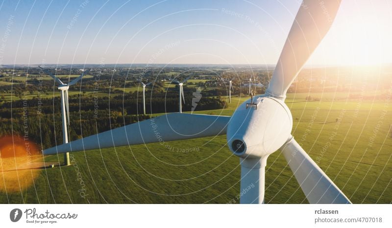 Windturbinen Windkraftwerk Energiepark Turbine alternativ Windmühle blau elektrisch Technik & Technologie Elektrizität Umwelt umgebungsbedingt Feld Erzeuger