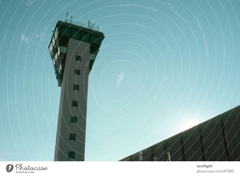 airport Tower (Luftfahrt) Rijeka Kroatien Abdeckung Flugzeug Sommer Himmel Flughafen croatia Sonne sky sun
