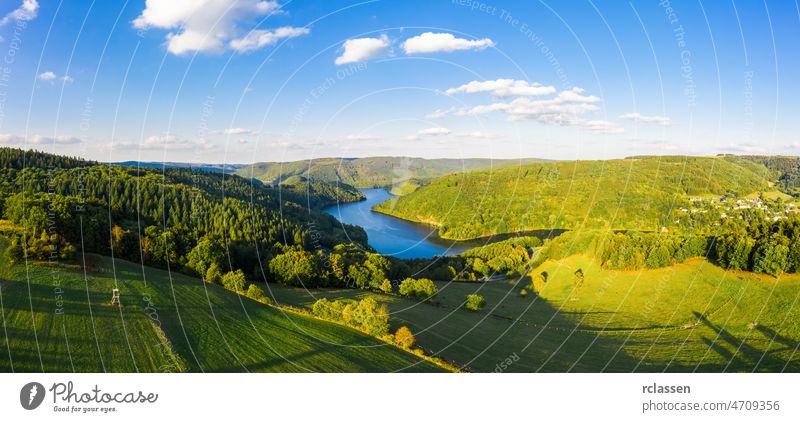 Rursee, Eifel Deutschland rursee Antenne blau Dröhnen grün Sonnenaufgang Sonnenuntergang Nationalpark Natur außerhalb Panorama Sonnenlicht Stausee Wolken Himmel