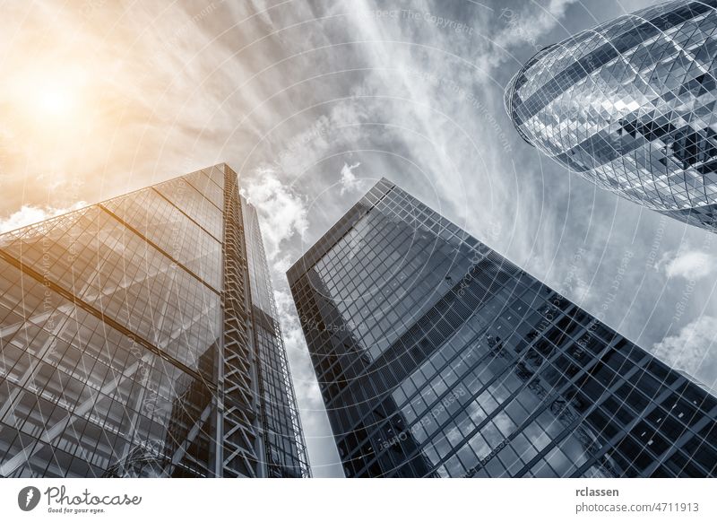 moderne Business-Wolkenkratzer, Hochhäuser, Architektur, die in den Himmel ragt Appartement Bank Büro Bürogebäude Stadtzentrum Gebäude urban Großstadt