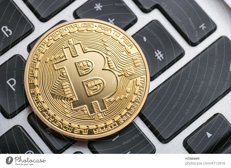 Bitcoin - Die digitale Kryptowährung bitcoin Währung Geld virtuell gold Meissel Geldmünzen litecoin Business Symbol usw. eth Konzept Keyboard Ethereum Äther