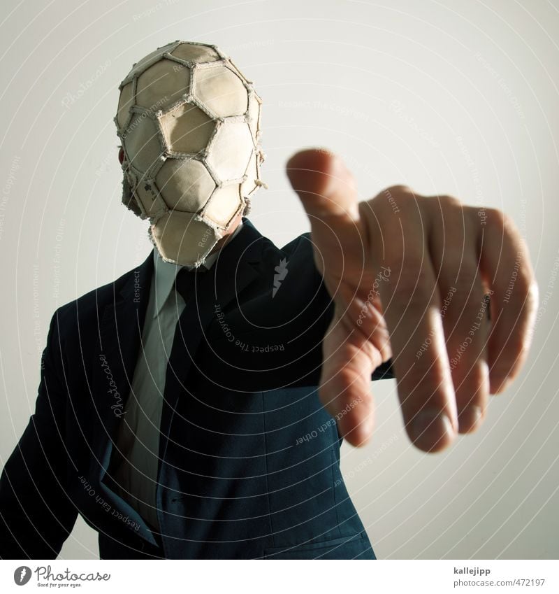 vom leder ziehen Sport Ballsport Fußball Kopf Arme Hand Finger 1 Mensch Mode Bekleidung Anzug Krawatte Ziel zeigen Spieler Zeigefinger Weltmeisterschaft