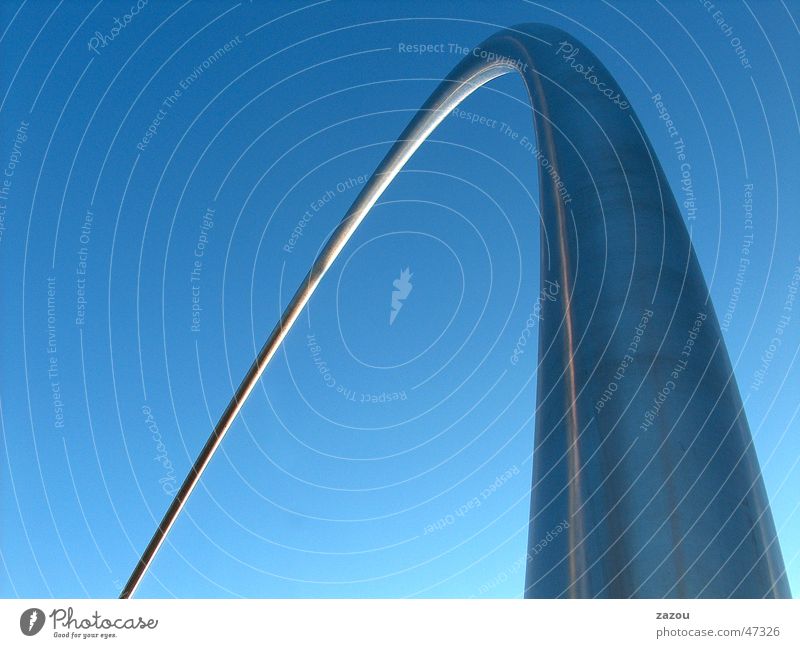 Rohr am Himmel (Version: ein Rohr) Skulptur Barcelona Stahl Aussicht Kreis blau Olympiade Freiheit Flügel Röhren
