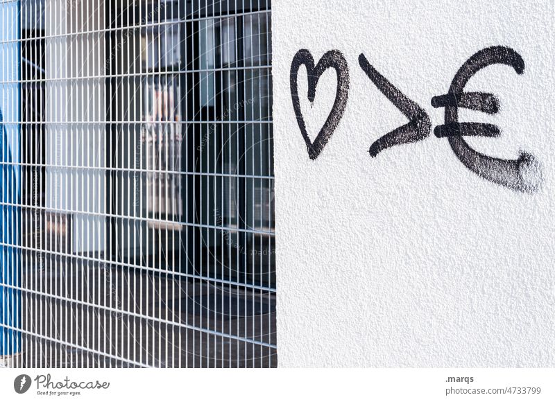 ❤️ > € Liebe Menschlichkeit nächstenliebe Gefühle Vertrauen Solidarität profit Geld Gitter Kontrast Wand Graffiti Schriftzeichen Gesellschaft (Soziologie)