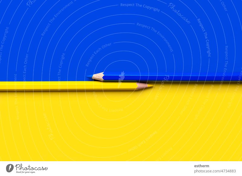 Flagge der Ukraine mit blauem und gelbem Bleistift mit Kopierraum Selbstständigkeit Welt Zustand Europa Krieg Russland Frieden Farbstifte Bildung Kinder