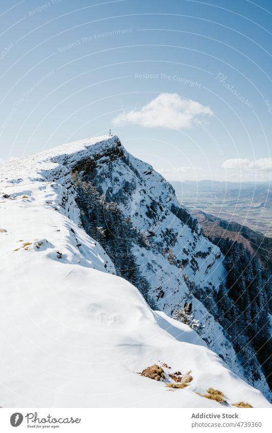 Hohe Berge an einem Wintertag Berge u. Gebirge Hochland Felsen Schnee Natur Ambitus Raureif Frost Landschaft gefroren Pena Oroel Spanien Jaca Huesca kalt Saison