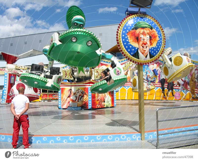 rOUNDaBOUT Jahrmarkt Sommer Freizeit & Hobby Freude Farbe Clown karusell rollercoaster colours fun