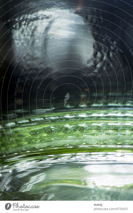 Abstrakte Glasimpressionen in grün und grau Illusion komplex Strukturen & Formen Experiment abstrakt Altglas Irritation skurril fantastisch Grünglas