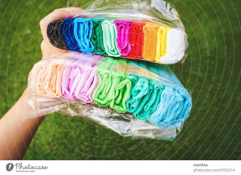 Neue und farbenfrohe Packungen mit einer Mischung aus Krepppapier diy Crêpe Papier Material Schule zerbrechlich Farbe mischen Varieté neu Paket pulsierend