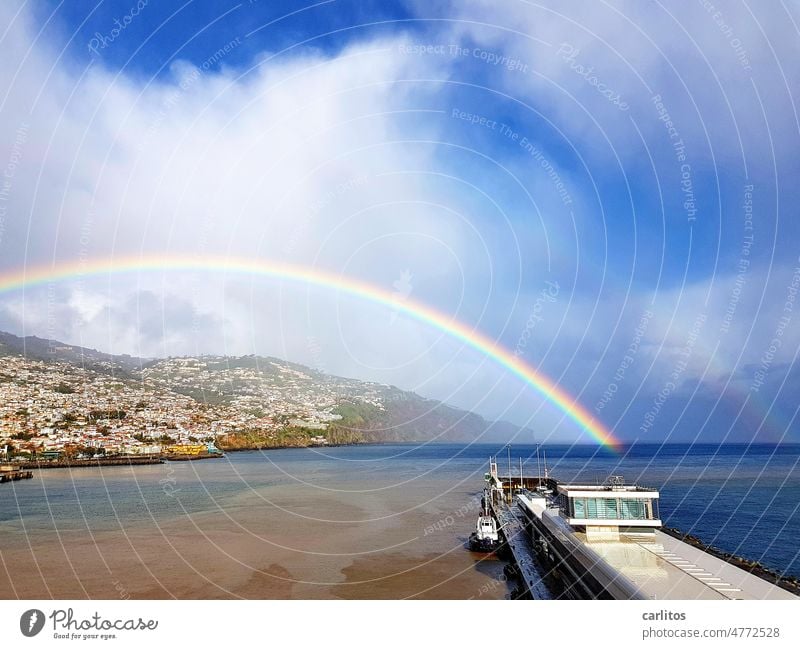Regenbogen | kann man Regen biegen ? Madeira Portugal Sonne Hafen Funchal Meer Wasser Ferien & Urlaub & Reisen Tourismus Himmel Natur blau Insel Licht Bunt