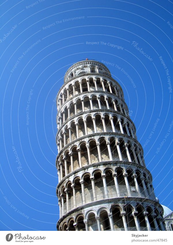 der schiefe Turm Gebäude Italien Toskana Neigung Etage Wahrzeichen Denkmal PISA-Studie blau Himmel alt Baustelle bauen