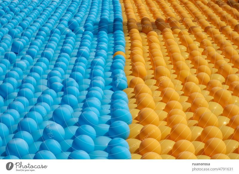 Blaue und orangefarbene Luftballons Ballons Feier schön Dekoration & Verzierung blau Hintergrund Spaß Feiertag Party