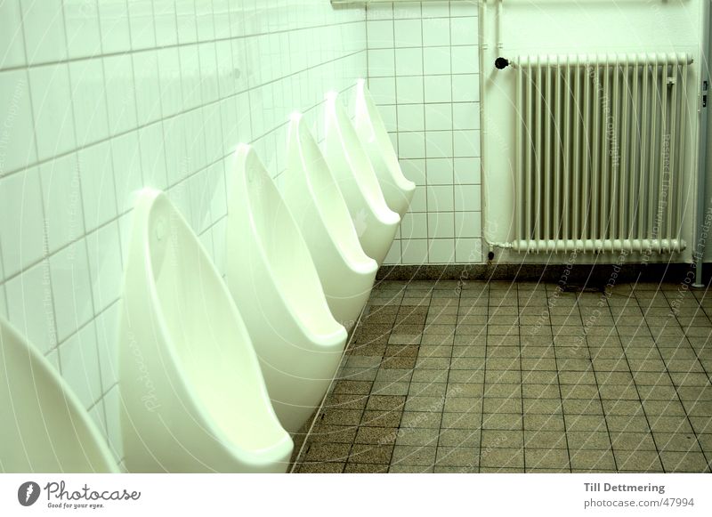 Physikerklo Pissoir Mann defäkieren Neonlicht Darmstadt Toilette Heizkörper Fliesen u. Kacheln Studium