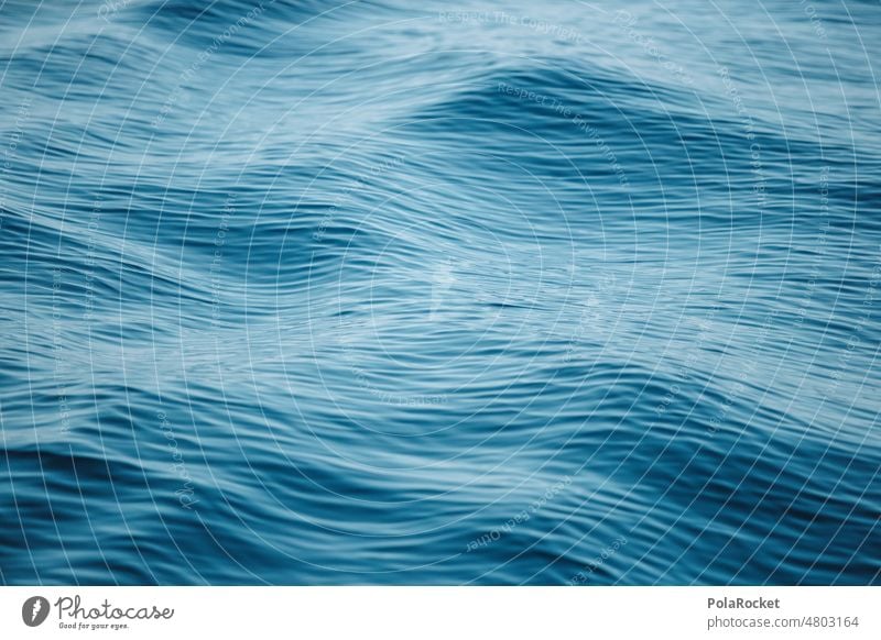 #A0# Wasseroberfläche Wasserspiegelung Wasserfarbe Ozean ozeanisch blau Wellen Wellenform Wellenschlag Meer Wellengang Meerwasser weich