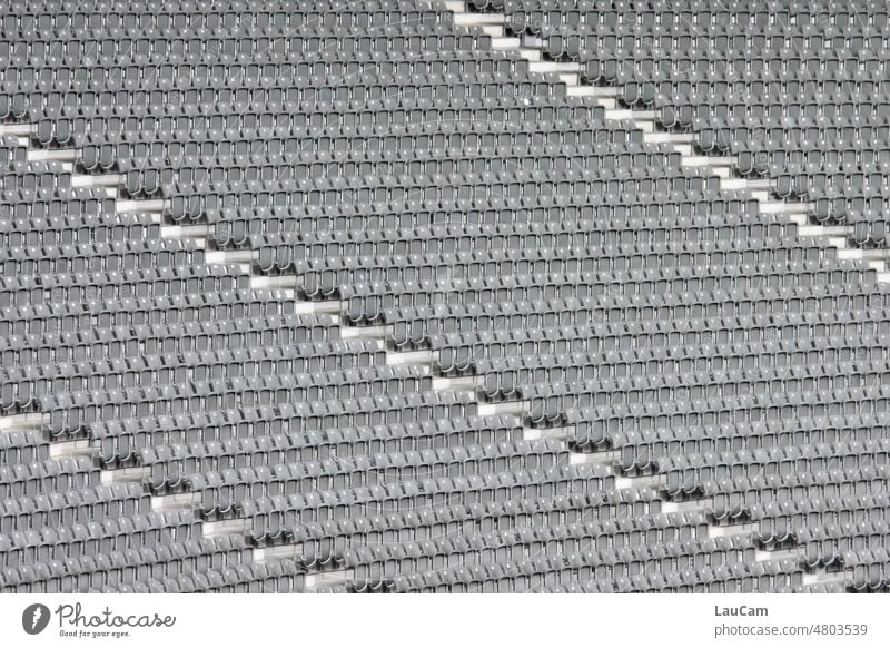 366 Stühle und 3 Treppen Stadion leeres Stadion menschenleer Sitzgelegenheit leere Sitzreihen Bestuhlung Stuhlreihe Publikum Veranstaltung Platz Spielende frei