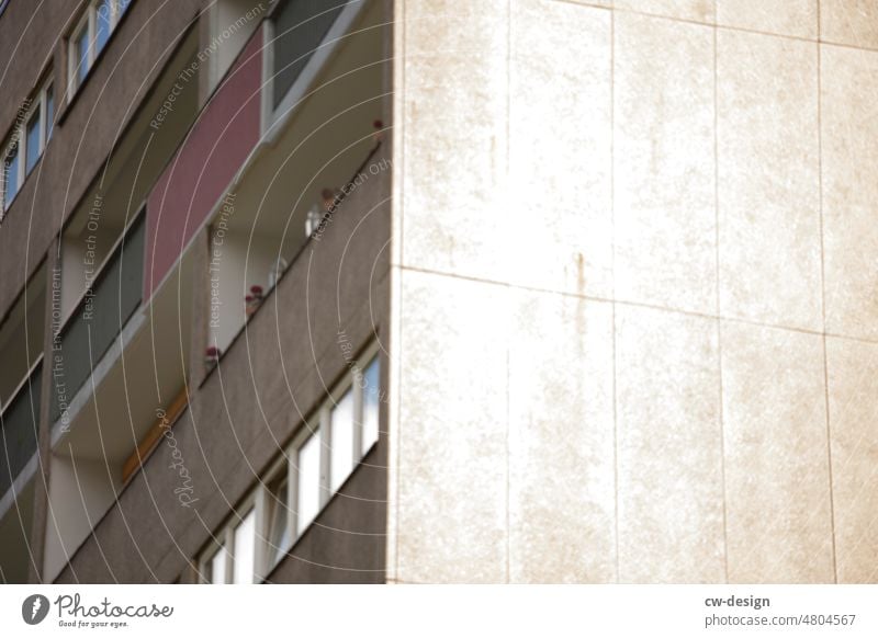 [hansa BER 2022] - Schließfach Hansaplatz Berlin Bauhaus-Stil Bauhausstil Stadt Architektur Stadtzentrum Geometrie Spiegelung Fensterfront Hochhausfassade