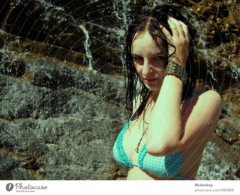 Erfrischung nötig :) Mensch feminin Junge Frau Jugendliche Gesicht 1 18-30 Jahre Erwachsene Natur Landschaft Wasser Wassertropfen Sommer Schönes Wetter Wärme