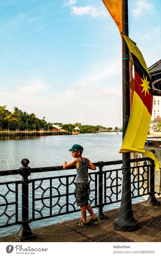 weltenbummler besonders Fluss Sonnenlicht Asien Ausflug exotisch fantastisch Farbfoto Tourismus außergewöhnlich Ferien & Urlaub & Reisen Sarawak Ferne Malaysia