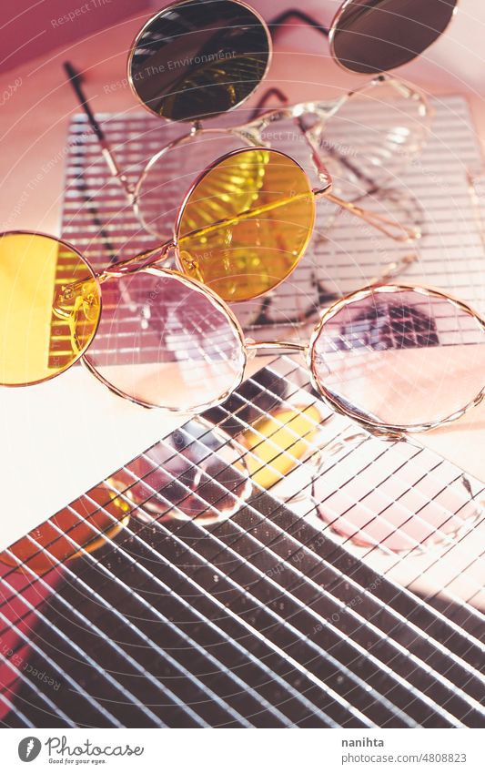 Frische Kollektion trendiger Sommer-Sonnenbrillen Brille Mode trendy rosa Produkt Stillleben Spiegel retro altehrwürdig Reflexion & Spiegelung Atelier