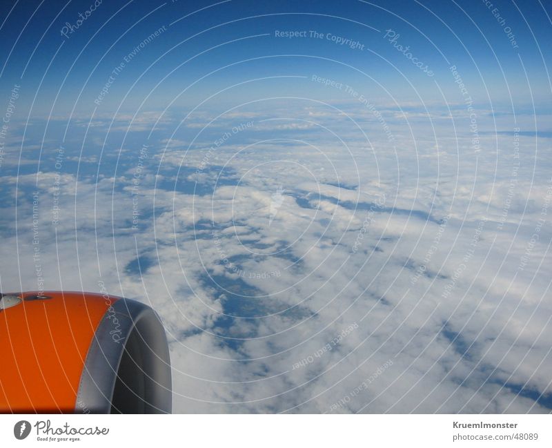 Über den Wolken!!! Flugzeug Luft Himmel Frankreich Amerika hoch Luftverkehr orange easy jet sky blau