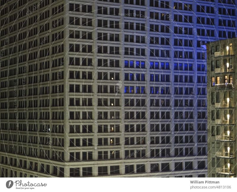 Stadt bei Nacht Großstadt Nachtlandschaft Nachtaufnahme Hochhaus Skyline Architektur Gebäude Bauwerk Sehenswürdigkeit Beleuchtung Außenaufnahme