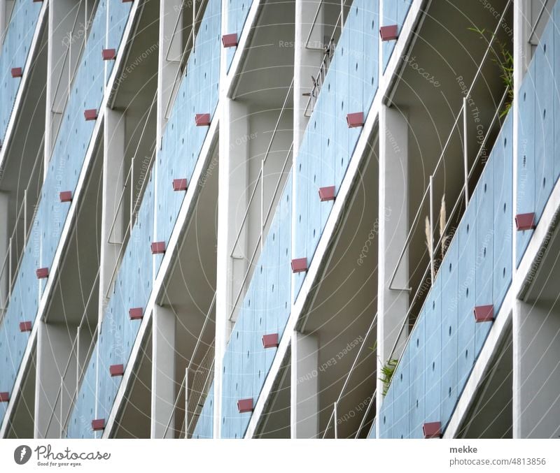 [hansa BER 2022] Balkonmuster Architektur Gebäude Haus Stadt Hochhaus Wohnblock Etage Etagen Stockwerk Wohnhaus Wohngebiet hoch hinauf Großstadt modern