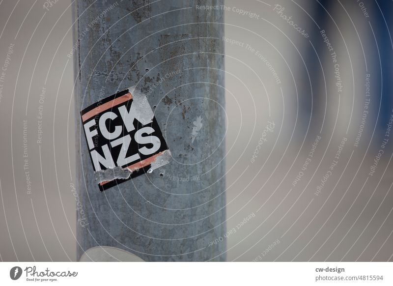 [hansa BER 2022] - FCK NZS fuck nazis Hansaviertel Berlin nazis raus nazis find ich persönlich ja doch eher uncool Nazis Politik & Staat Schriftzeichen Graffiti