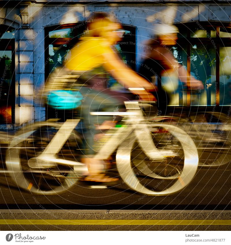 Radfahren ist gesund und klimafreundlich Fahrradfahren Verkehr Klima Verkehrsmittel Mobilität Straße umweltfreundlich nachhaltig Fahrradtour Bewegung sportlich