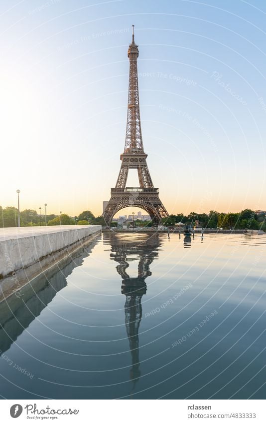 Eiffelturm, Paris Frankreich bei Sonnenaufgang Turm Sonnenuntergang Wahrzeichen Skyline Stadtbild Antenne Europa Altstadt Verteidigung Wasser Sommer Seine
