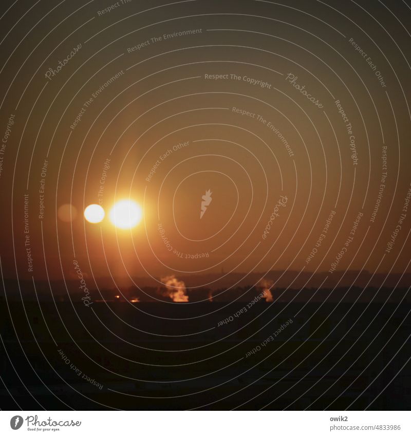 Mehrfach belichtet Sonnenaufgang Sonnenlicht Morgendämmerung Außenaufnahme Farbfoto Ferne Ewigkeit einzigartig Unendlichkeit glänzend gigantisch leuchten