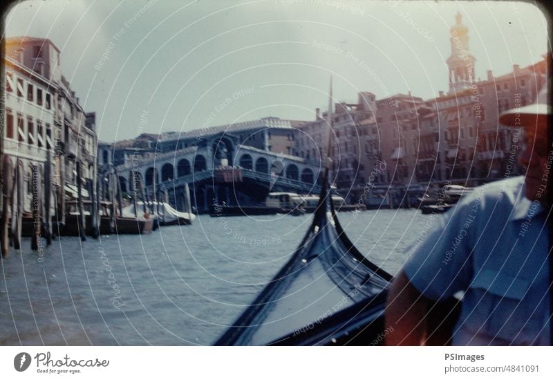 Rialto-Brücke über den Canal Grande in Venedig, Italien großer Kanal malerisch schön Gondellift Tourismus Wasserstraße Architektur berühmt historisch