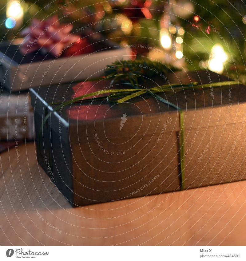 Schenken Reichtum Feste & Feiern Weihnachten & Advent leuchten Stimmung Geschenk Weihnachtsgeschenk Schleife Bescherung Weihnachtsbeleuchtung Weihnachtsbaum