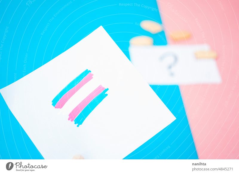 Einfaches Bild über trasgender und transsexuelle Flagge gegen blauen und rosa Hintergrund Transgender Fahne Geschlecht Identität Individualität sozial