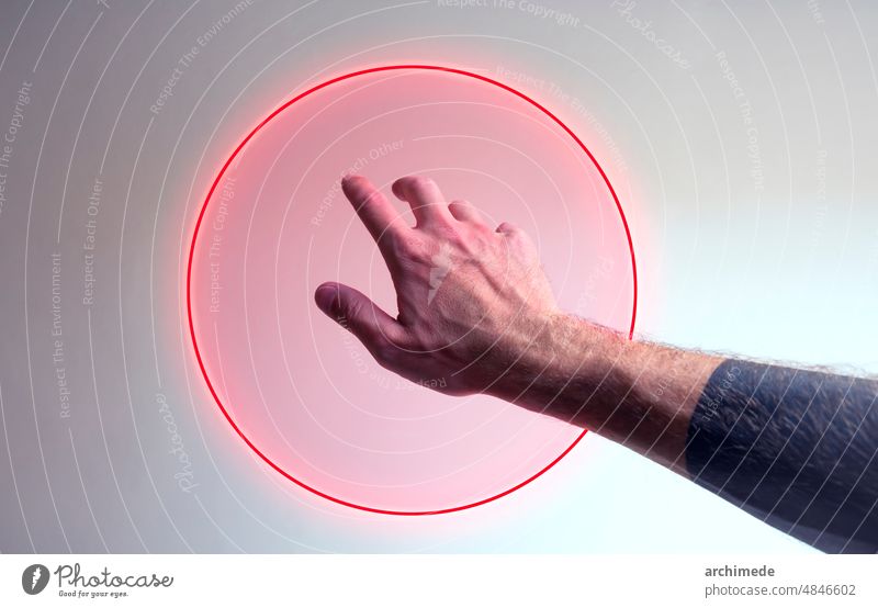 Eine Hand, die in ein Neonlicht als Tor zum Metaversum eintritt abstrakt ai Algorithmus Kunst Künstliche Intelligenz Augmented Reality jenseits kreisen Cloud
