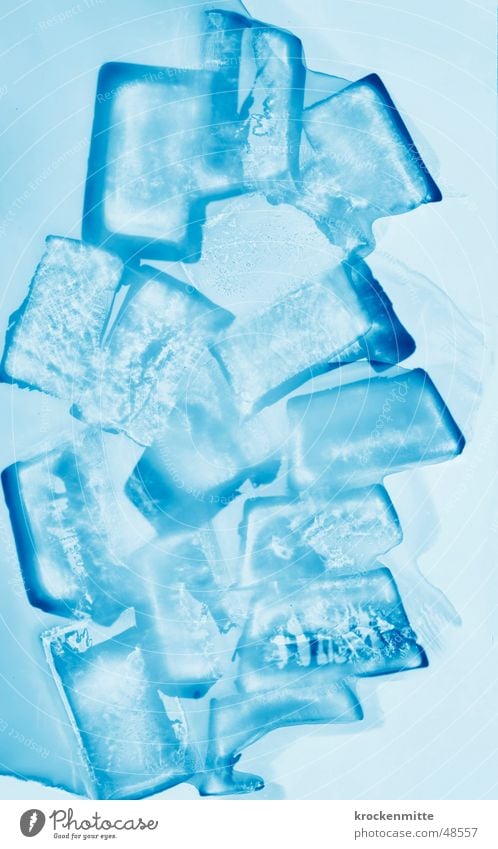 glacial Eiswürfel kalt Eiskristall Schnellzug blau Frost Würfel cold ice-cube ice cube blue frosty glacially icily icy Coolness coolish dry freeze ice crystal