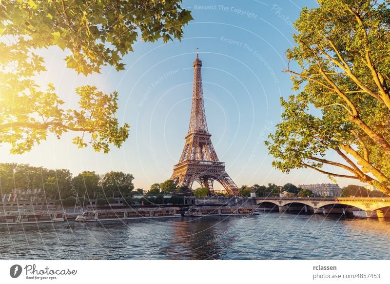 Eiffelturm, Paris. Frankreich Turm Wahrzeichen Skyline Europa Sommer Seine Ansicht reisen Sonnenuntergang romantisch Sonnenaufgang Großstadt Fluss Brücke Urlaub