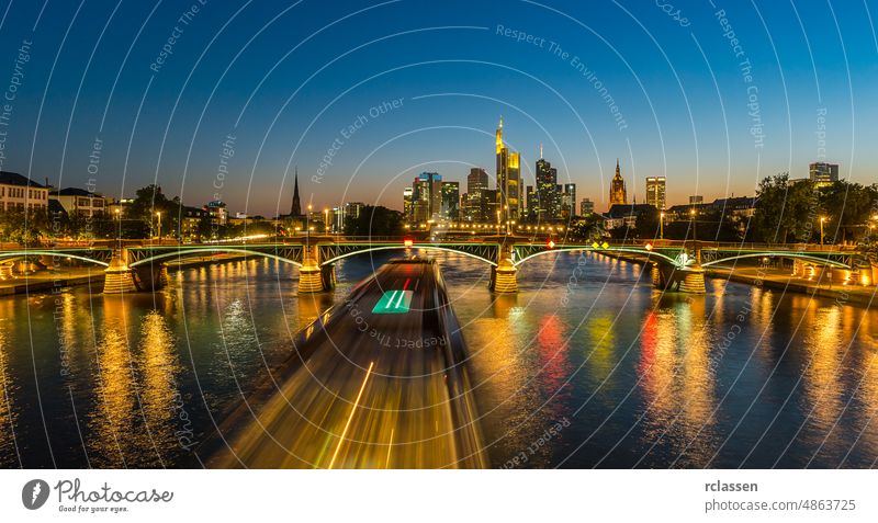 Frankfurt Skyline im Sommer Sonnenuntergang Nachtansicht, Deutschland Architektur Ausblick Banken brexit Stadtbild Euro Europäische Union ffm Geschäfte