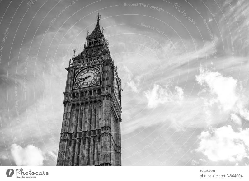 Big Ben mit bewölktem Himmel in schwarzen und weißen Farben, london, Großbritannien Nig Ben London England Großstadt Westminster Palast von Westminster