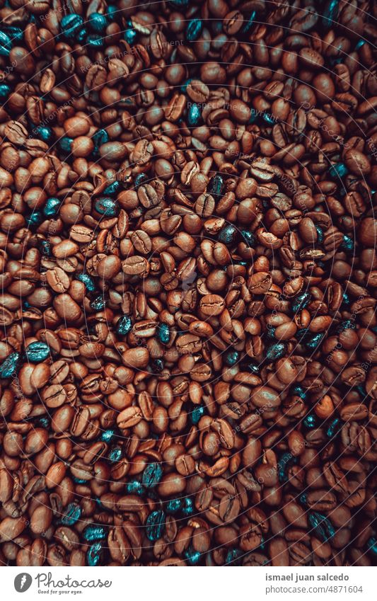 geröstete Kaffeebohnen, brauner Hintergrund gerösteter Kaffee Bohnen Koffein Rohkaffeebohne Aufguss trinken Café Aroma Braten gebraten Korn Bestandteil Getränk