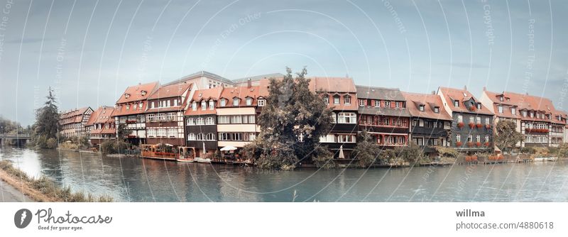 Klein Venedig in Bamberg Häuserzeile Panorama Fachwerkhäuser Flussufer Regnitz historisch Sehenswürdigkeit