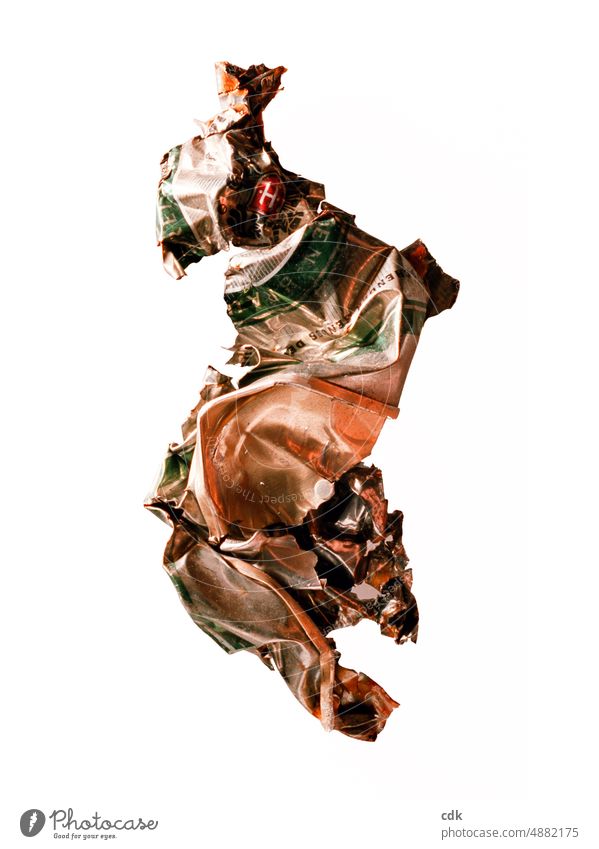 Ist das Kunst oder kann das weg? | Bierdose vs. Skulptur Dose Metall kaputt zerquetscht verbeult zerrissen verdreht verbogen verformt Recycling Upcycling Müll